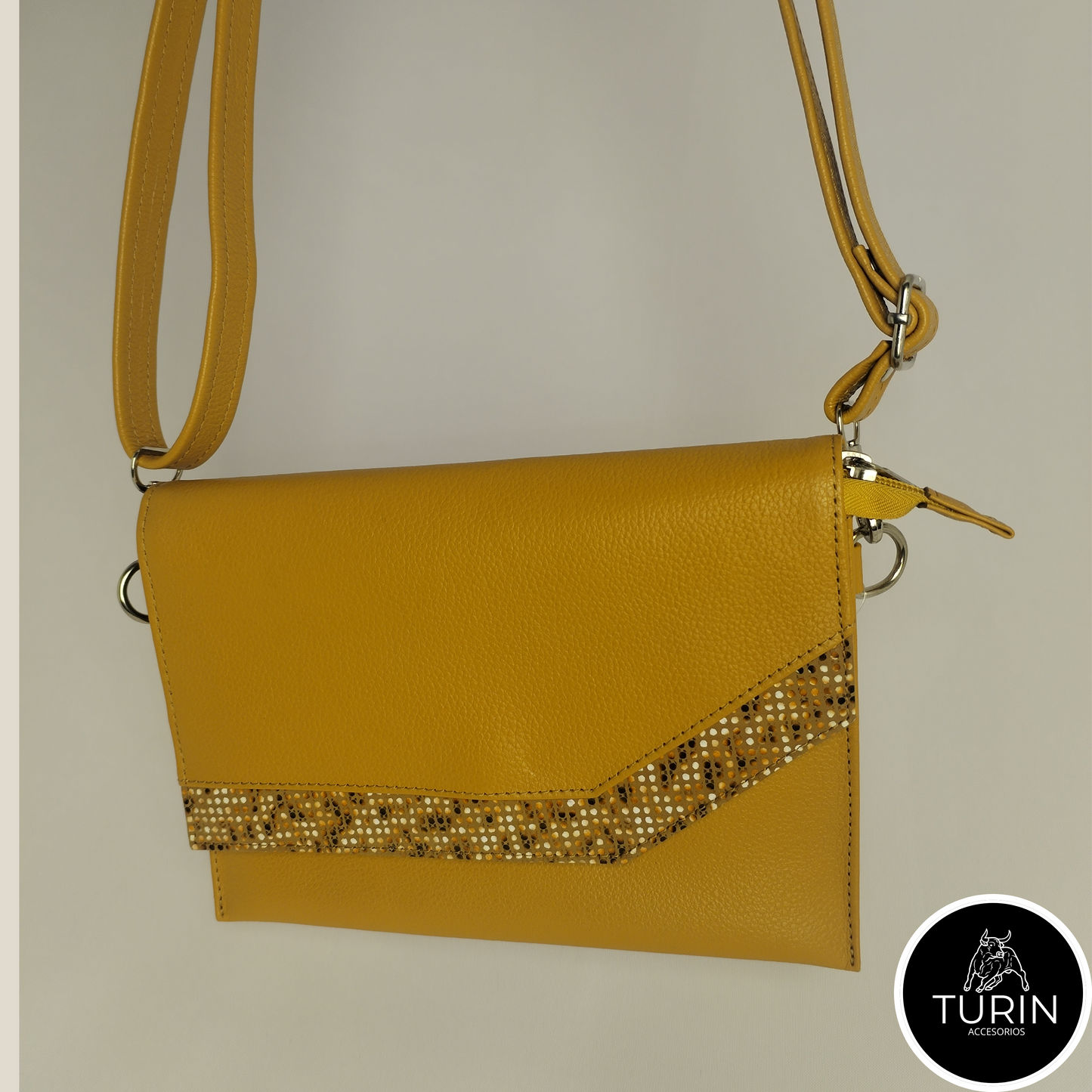 Bolso Clutch Montesilvano Mostaza