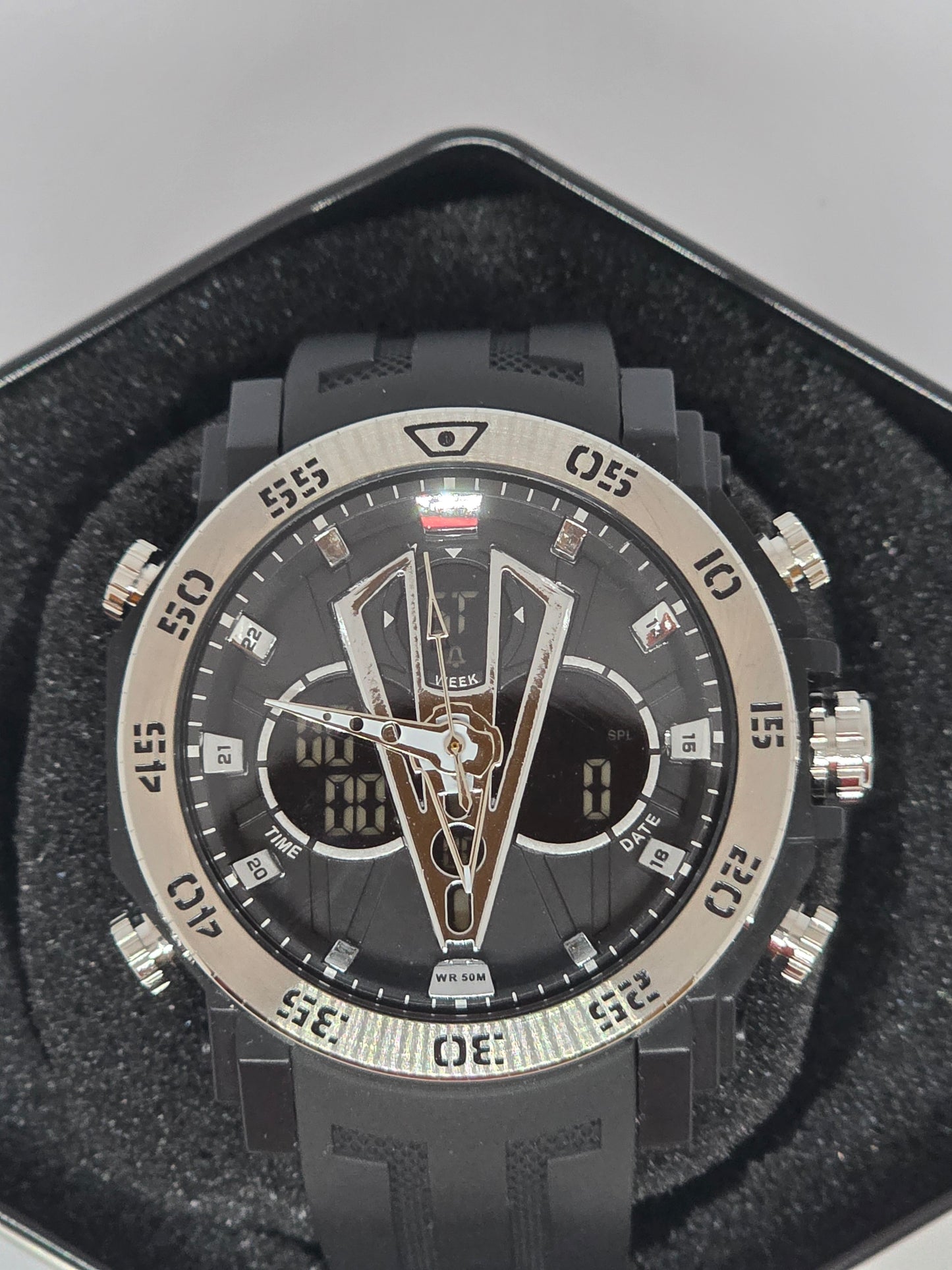 PULSE – Reloj Deportivo SANDA Análogo-Digital Resistente al Agua